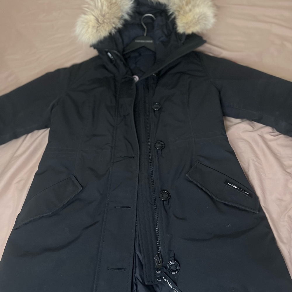 Black Canada Goose jacket. Like new. In great condition
